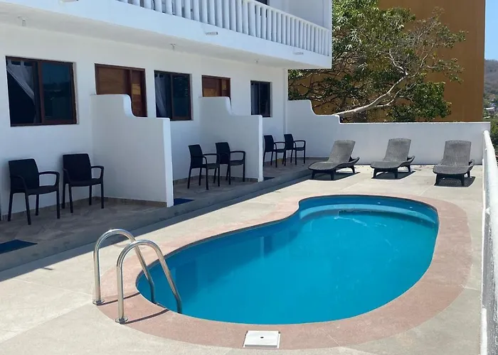Hotel Rincon Madera Zihuatanejo